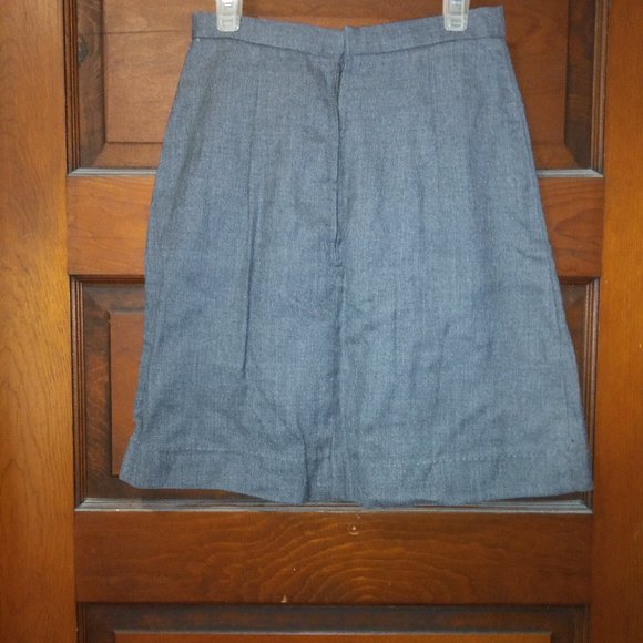 Pleated Grey mini skirt - Picture 2 of 2